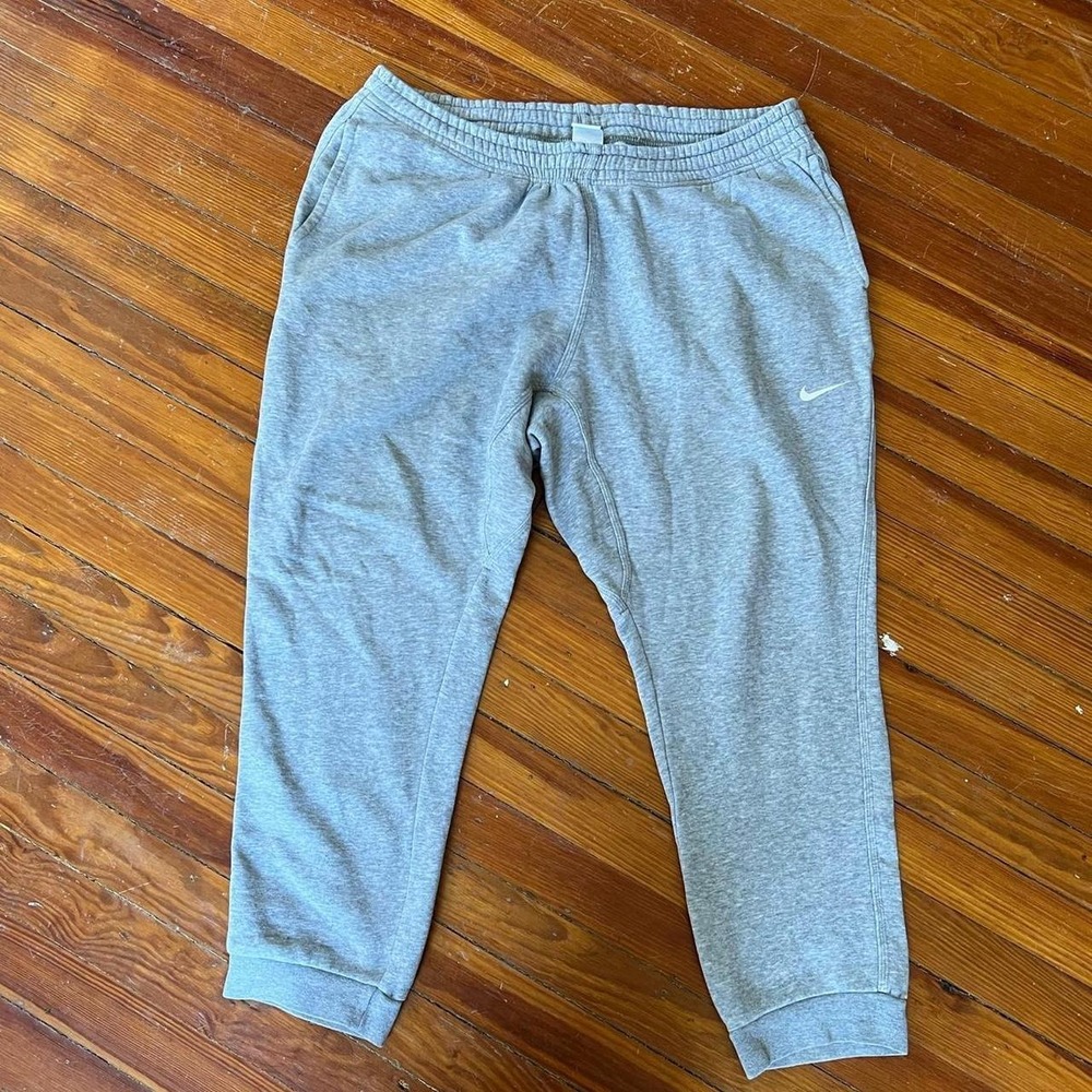Y2K baggy Nike sweatpants with embroidered swoosh logo Size XXL